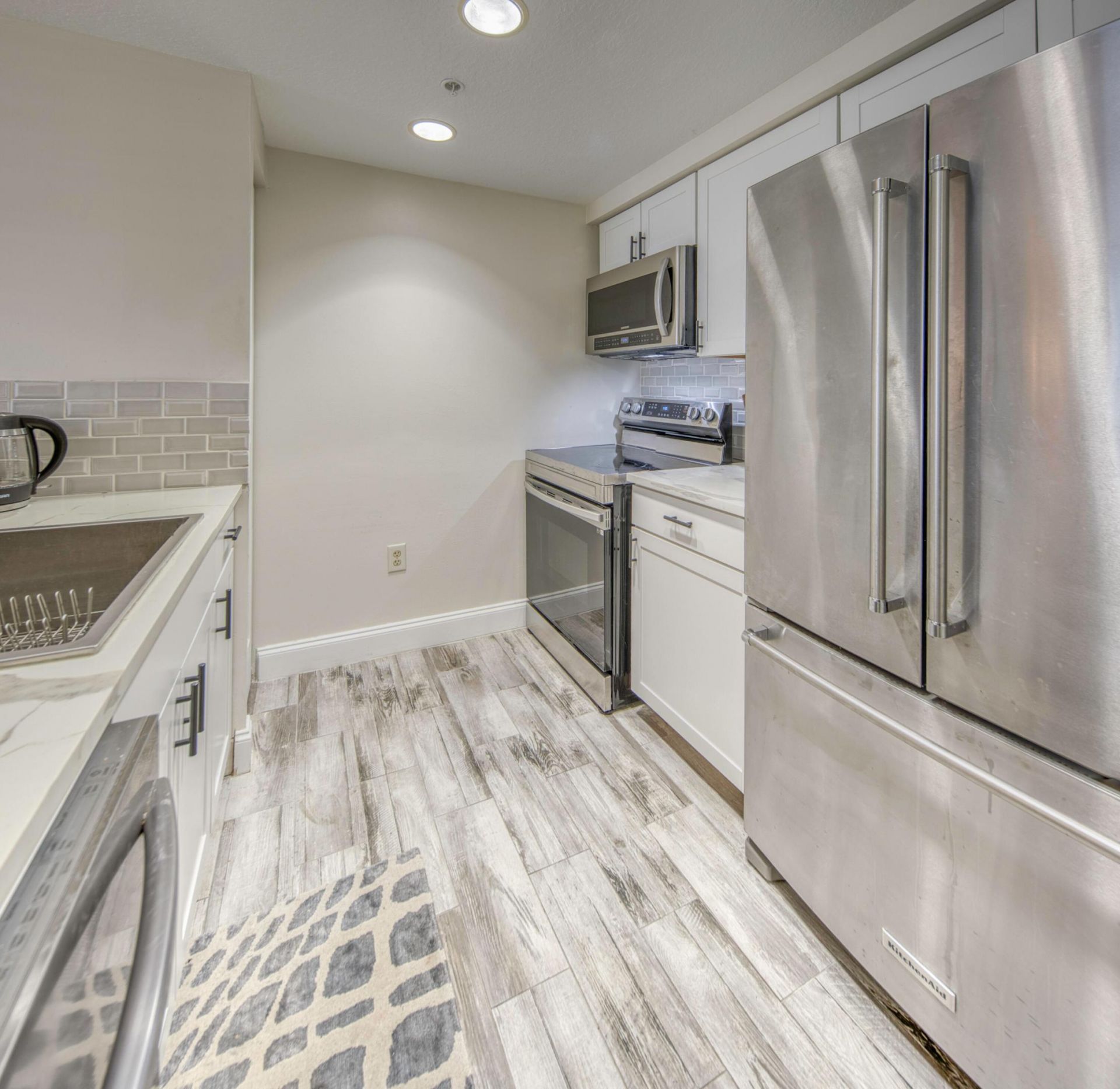 511 Lucerne Avenue, Unit 408, Lake Worth Beach, FL 33460 Photo