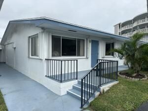 2440 Lake Osborne Drive, Unit 201, Lake Worth Beach, FL 33461 Photo