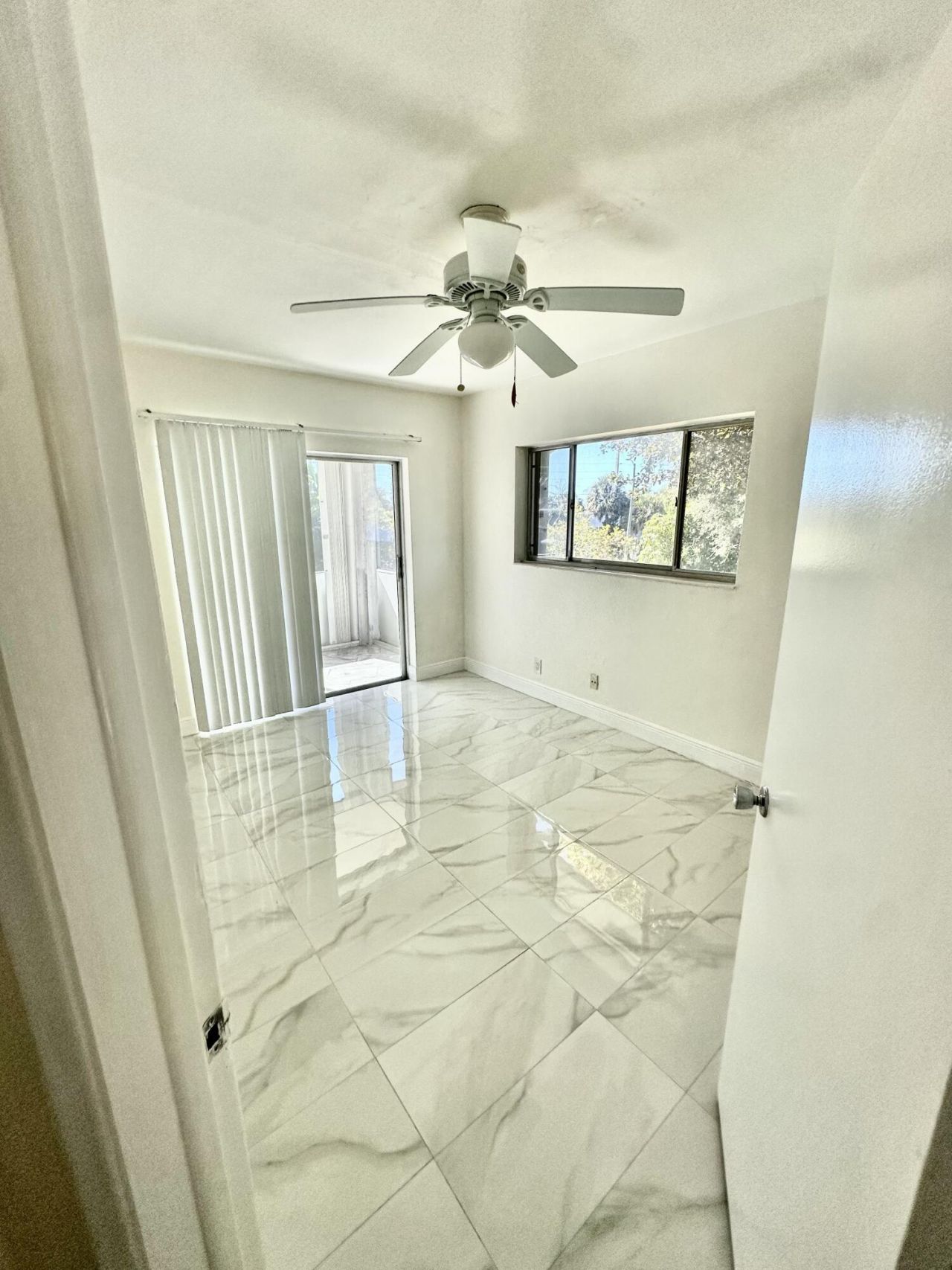 2440 Lake Osborne Drive, Unit 201, Lake Worth Beach, FL 33461 Photo