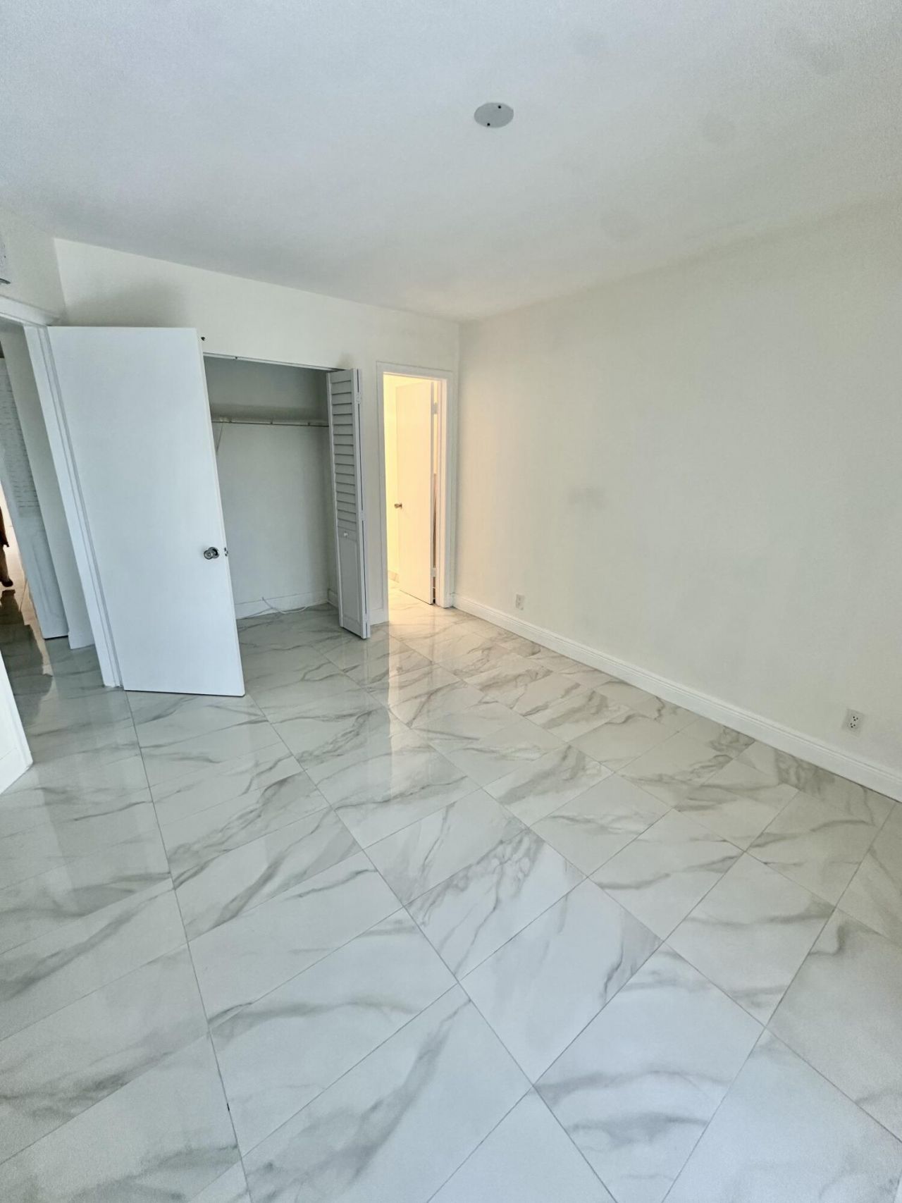 2440 Lake Osborne Drive, Unit 201, Lake Worth Beach, FL 33461 Photo