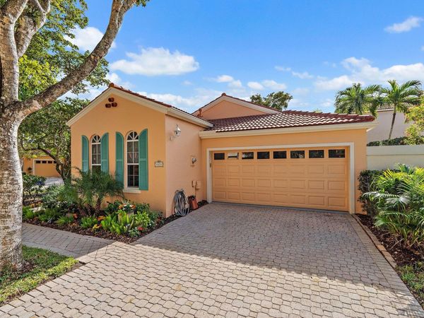 45 Via Verona, Palm Beach Gardens, FL 33418