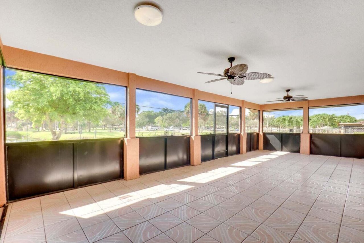 1334 N Mangonia Drive, West Palm Beach, FL 33401 Photo