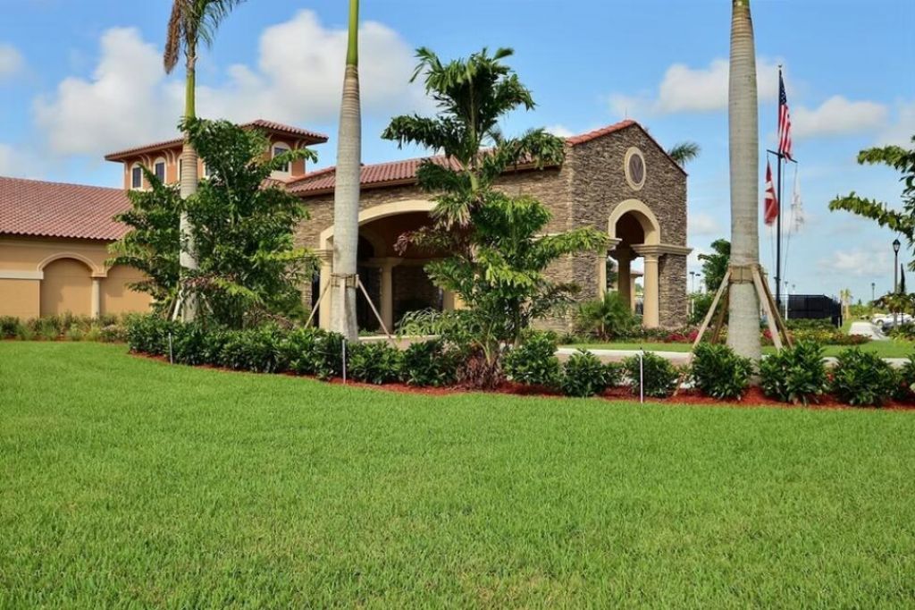 9870 SW Trumpet Tree Circle, Port Saint Lucie, FL 34987 Photo