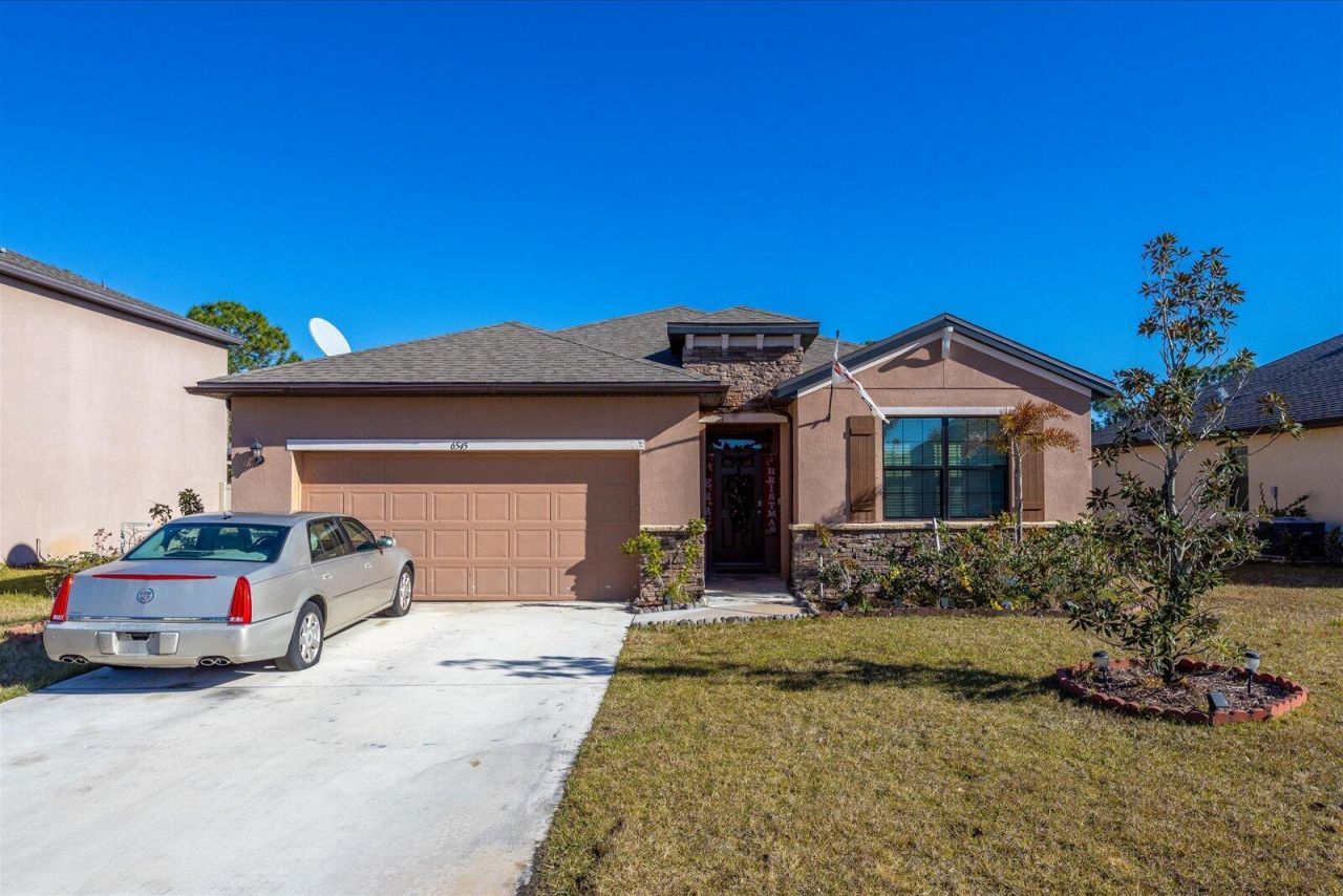 6545 NW Oaklawn Way, Port Saint Lucie, FL 34983 Photo
