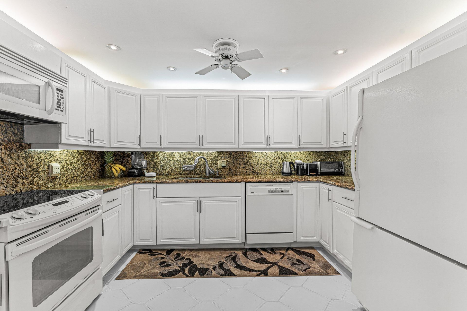 5420 N Ocean Drive, Unit 2101, Singer Island, FL 33404 Photo