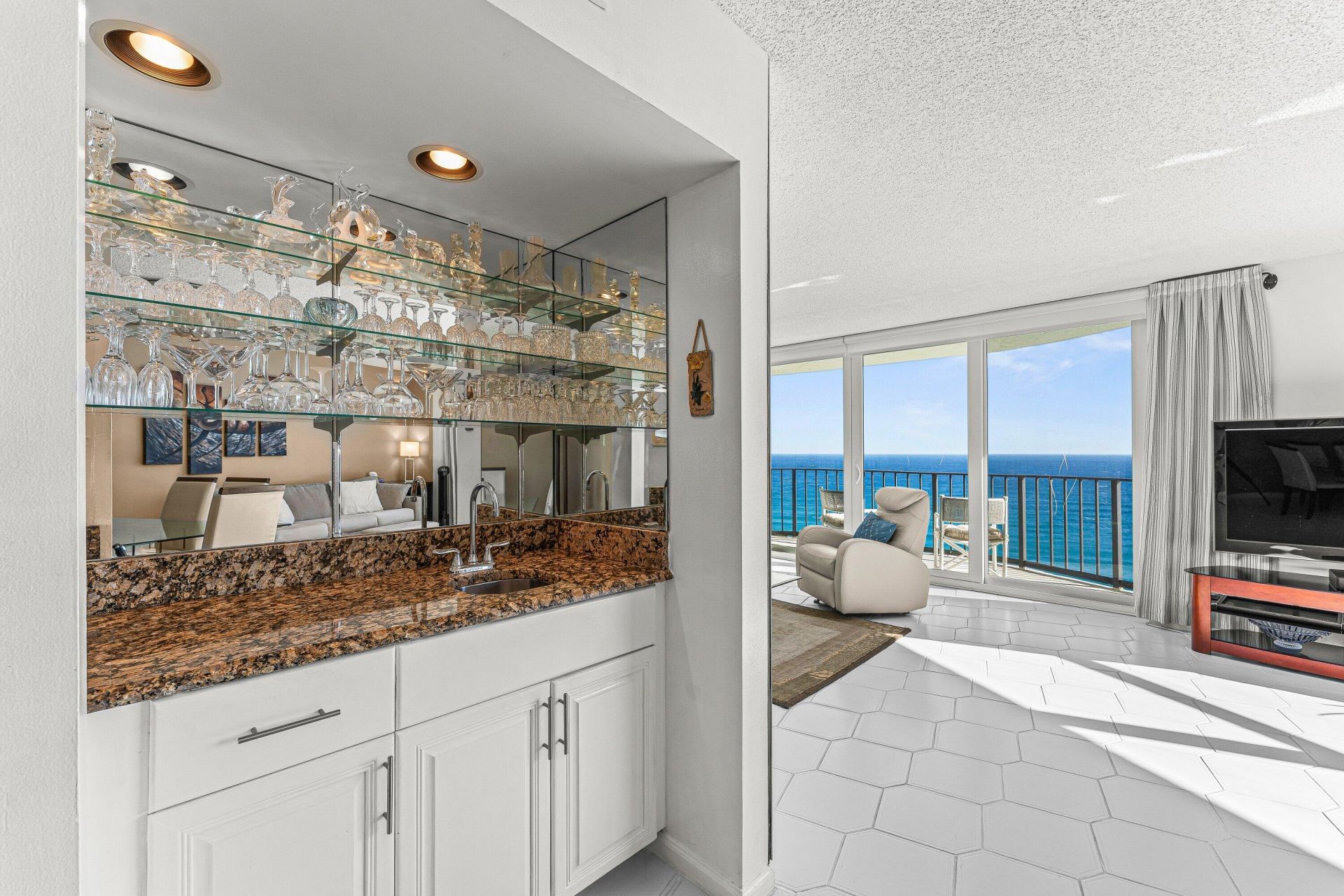 5420 N Ocean Drive, Unit 2101, Singer Island, FL 33404 Photo