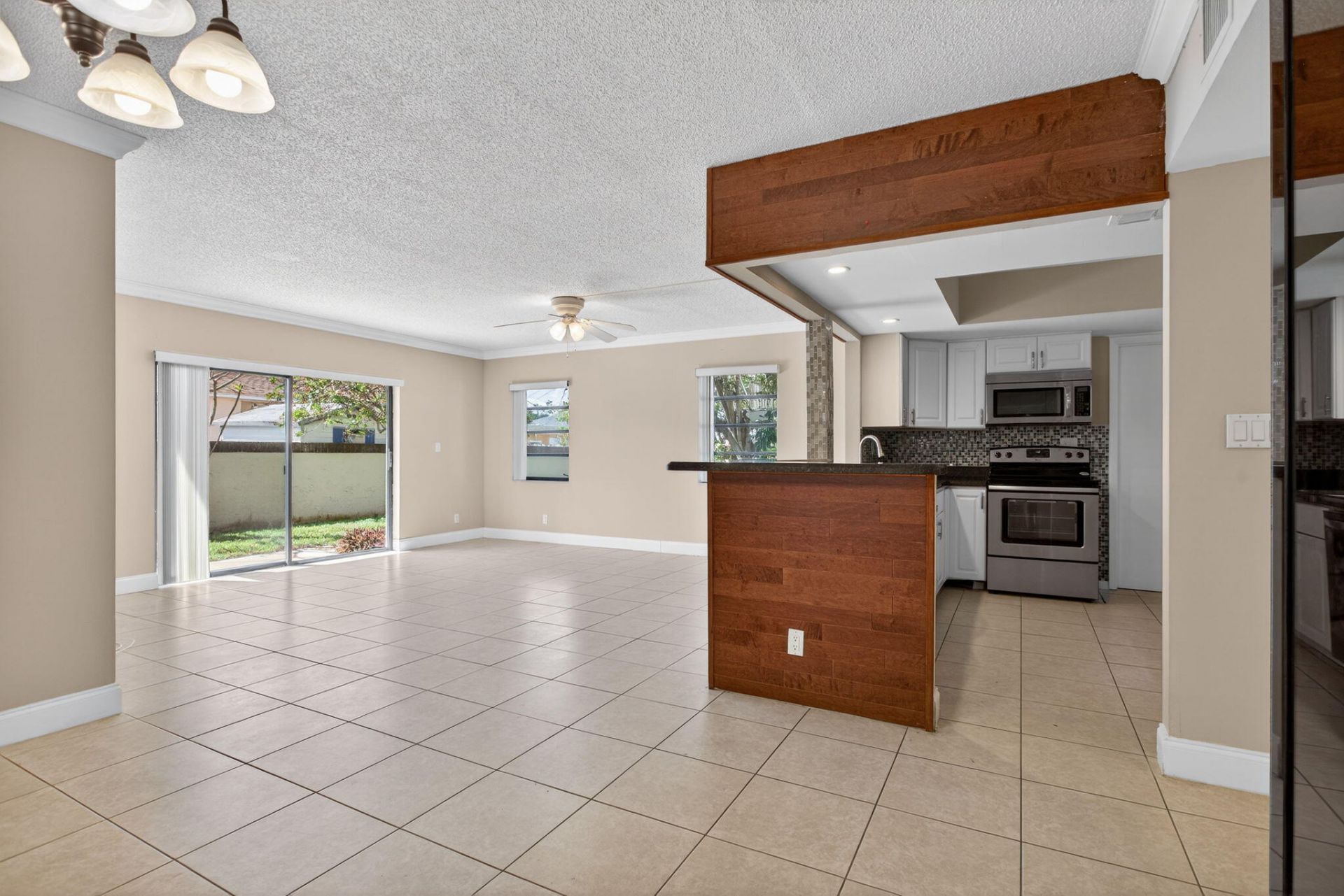 1780 NE 39th Court, Unit 901, Pompano Beach, FL 33064 Photo
