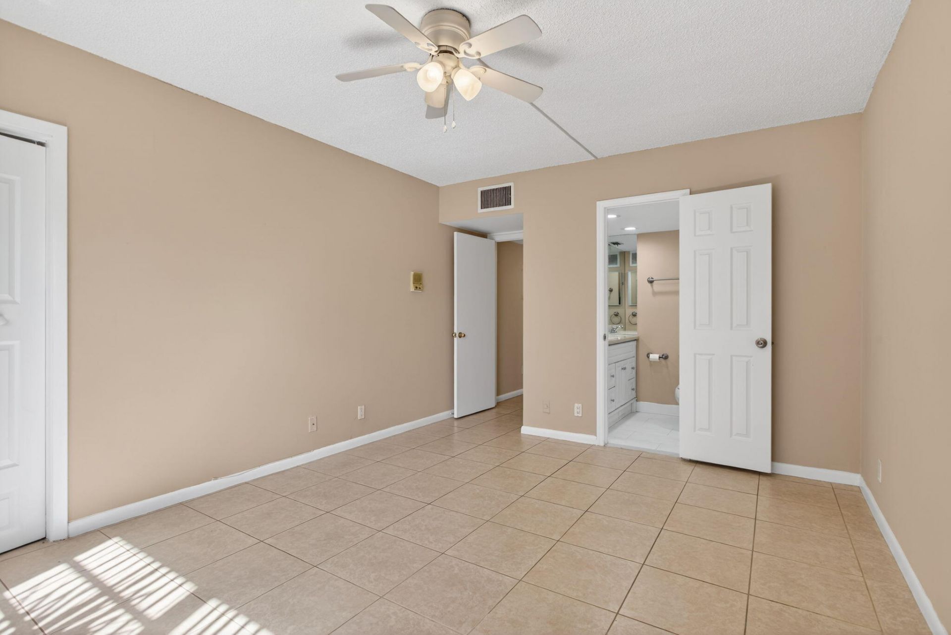 1780 NE 39th Court, Unit 901, Pompano Beach, FL 33064 Photo