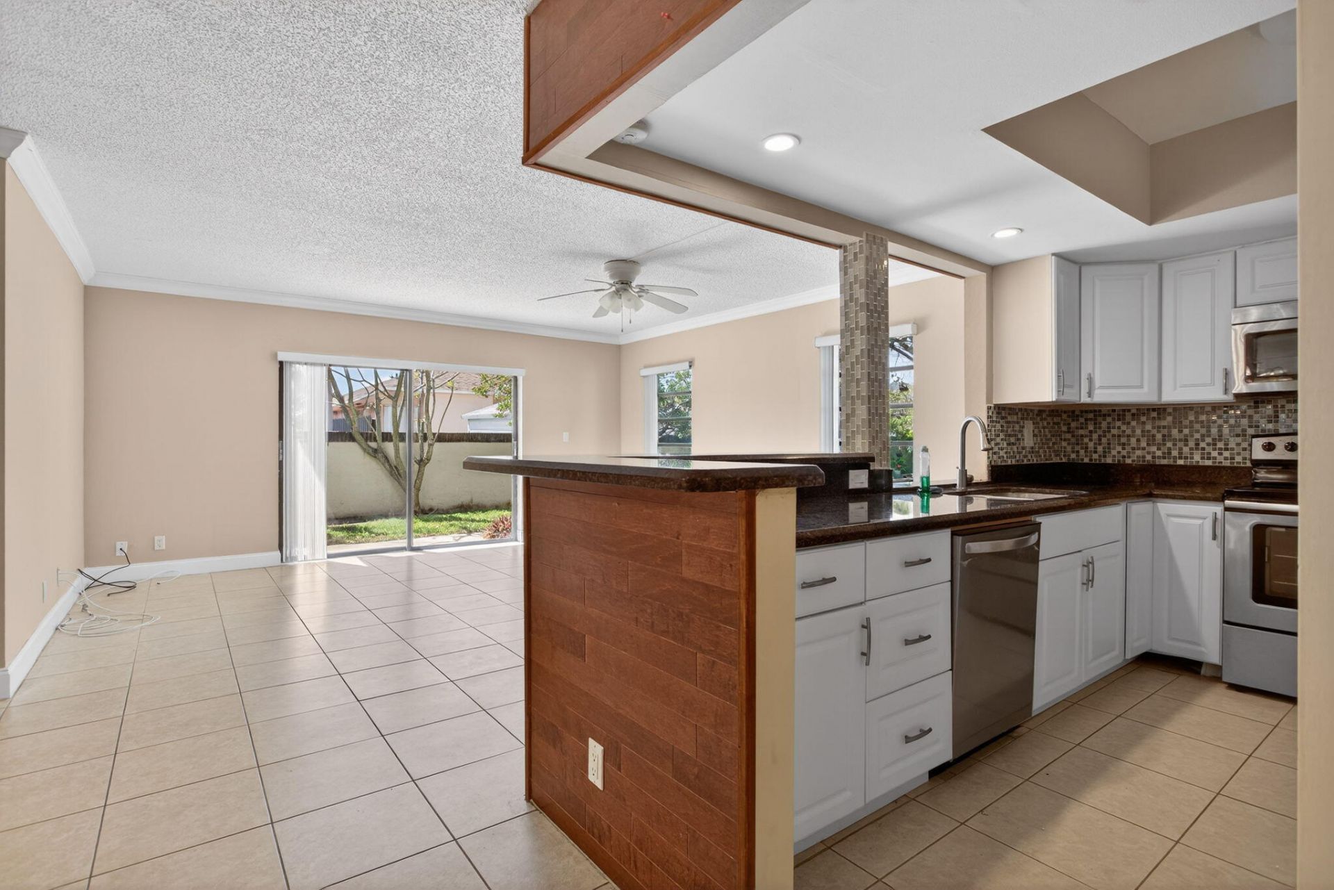 1780 NE 39th Court, Unit 901, Pompano Beach, FL 33064 Photo