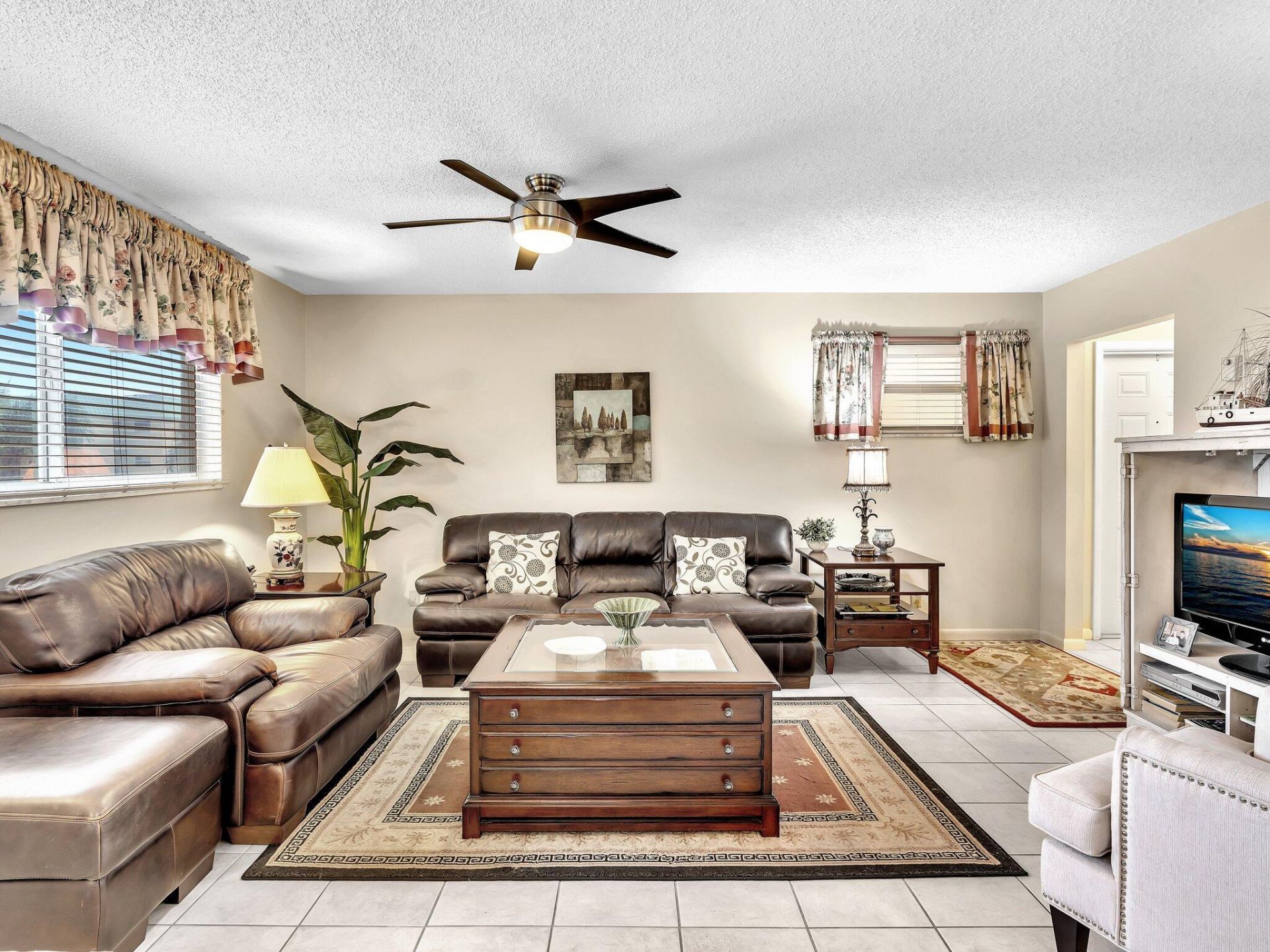 28 Colonial Club Drive, Unit 204, Boynton Beach, FL 33435 Photo