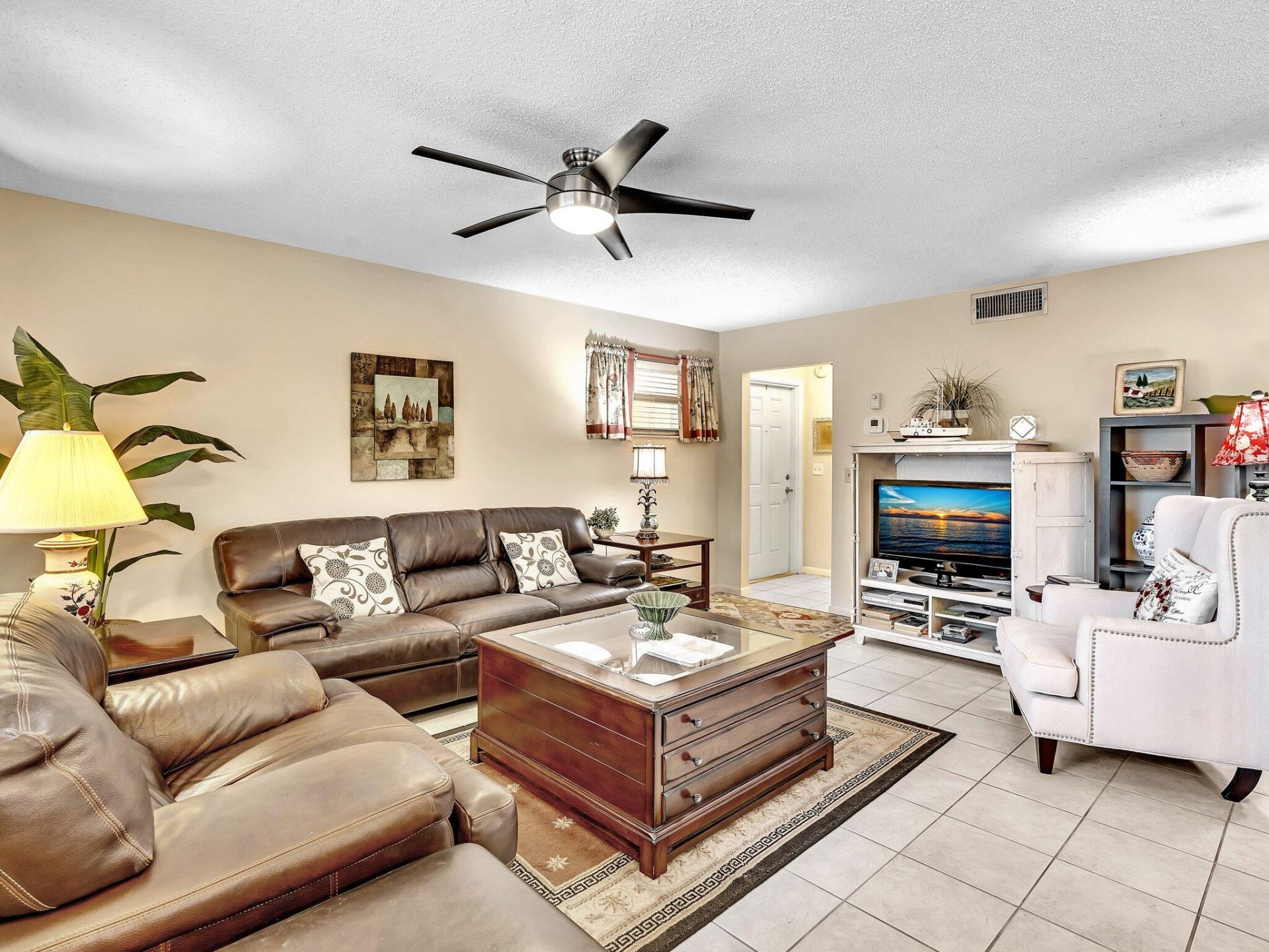 28 Colonial Club Drive, Unit 204, Boynton Beach, FL 33435 Photo