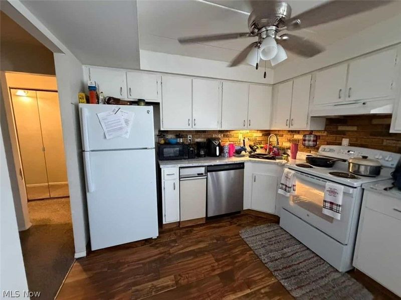 2440 Noble Road, Unit 204, Cleveland Heights, OH 44121 Photo 3