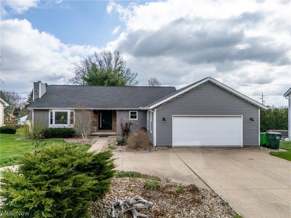 422 N Crown Hill Road, Orrville, OH 44667