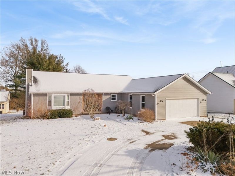 422 N Crown Hill Road, Orrville, OH 44667 Photo 2