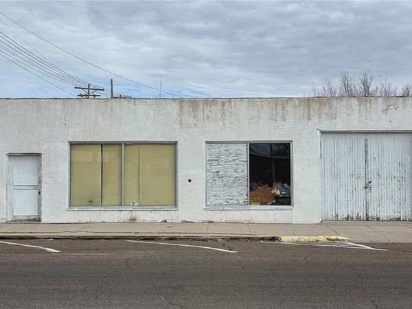 208 Pine Street , Julesburg, CO 80737