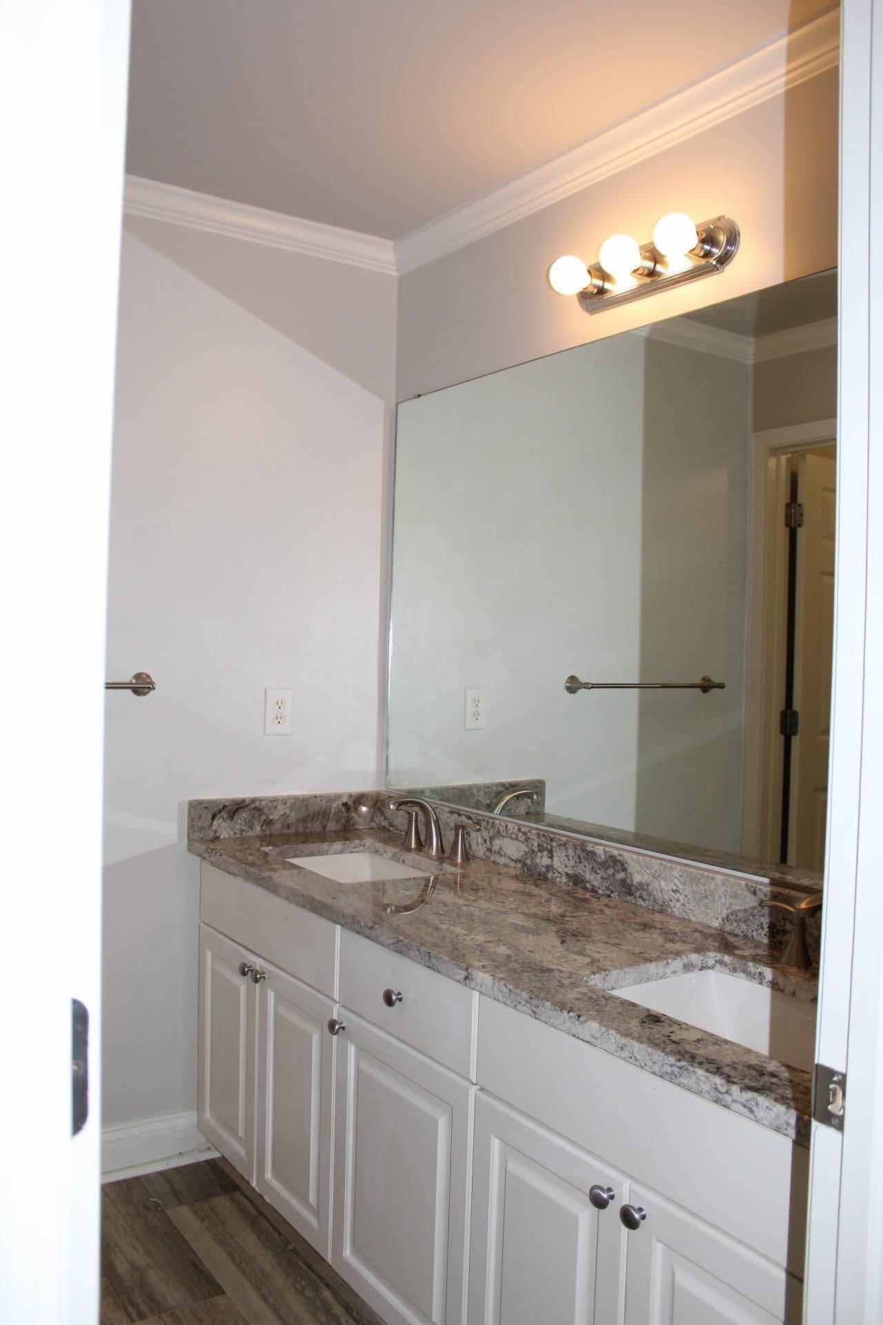 4527 Great Oak Drive Photo 13