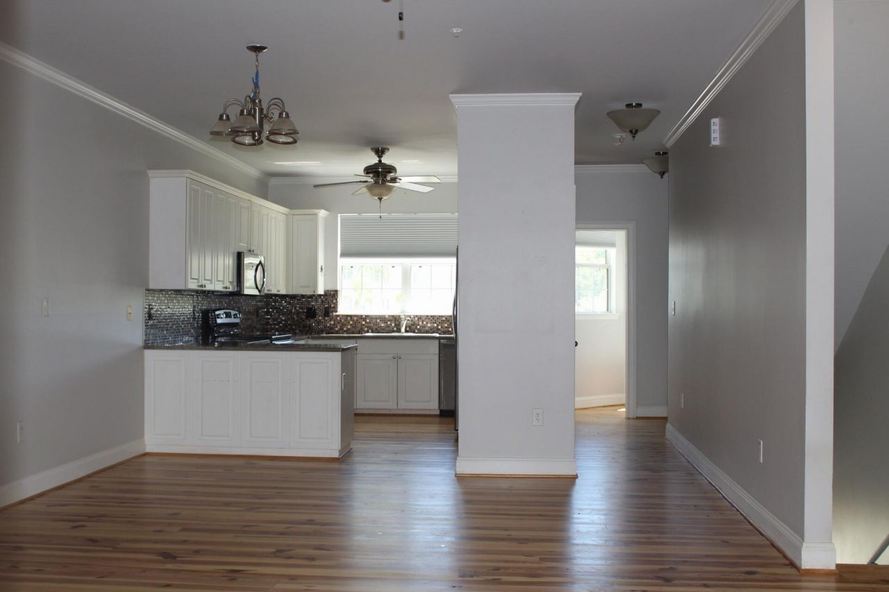 4527 Great Oak Drive Photo 7