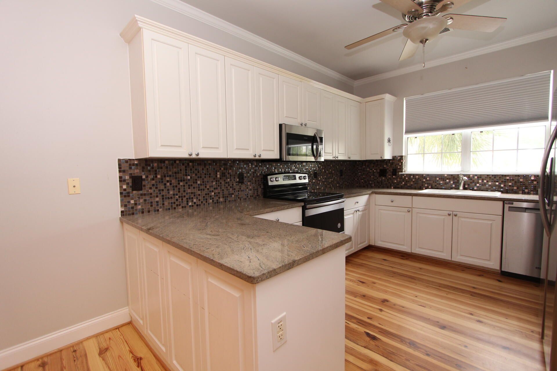 4527 Great Oak Drive Photo 8