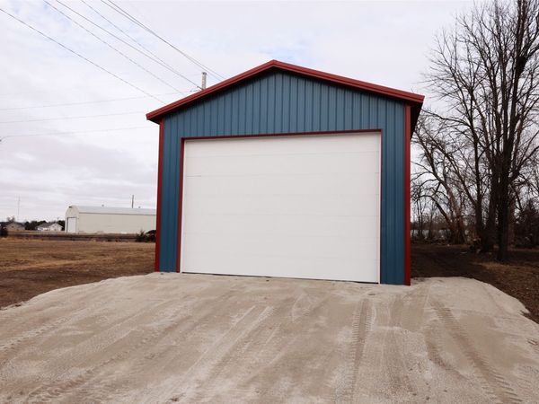 101 Main Street E, Grand Junction, IA 50107