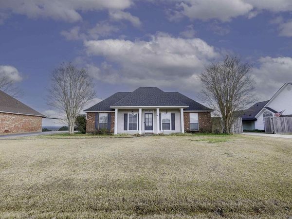 24610 Rolling Meadow, Denham Springs, LA 70726