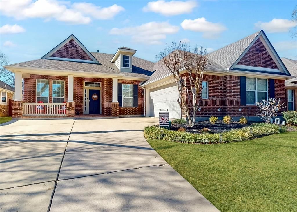 6869 Shoreview Drive, Grand Prairie, TX 75054 Main Photo