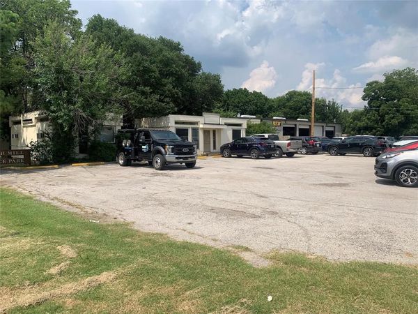 300 N Mill Street , Lewisville, TX 75057