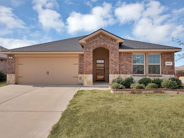 1017 Whispering Oak Drive, Royse City, TX 75189