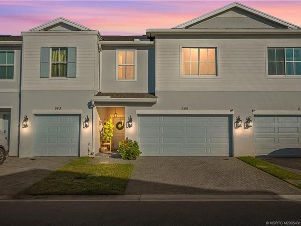 649 NE Waters Edge Lane, Port St Lucie, FL 34983