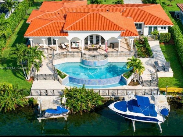 707 Vilabella Ave, Coral Gables, FL 33146