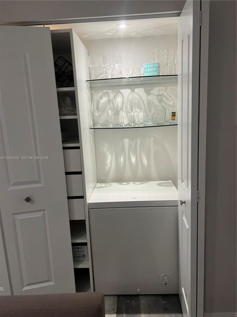 3675 N Country Club Dr, Unit 2408, Aventura, FL 33180 Photo