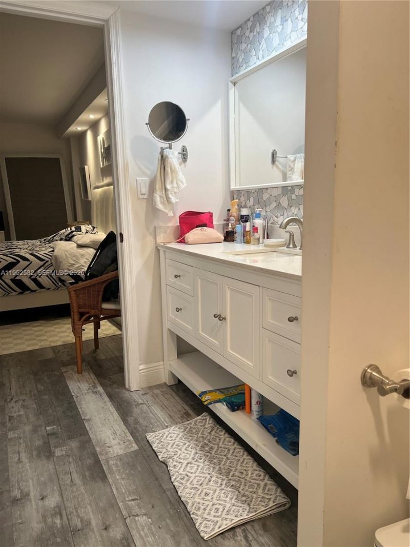 3675 N Country Club Dr, Unit 2408, Aventura, FL 33180 Photo