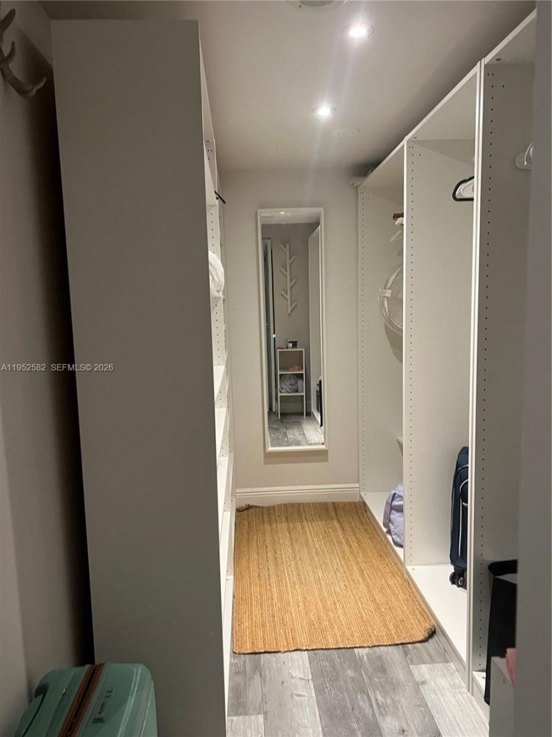 3675 N Country Club Dr, Unit 2408, Aventura, FL 33180 Photo