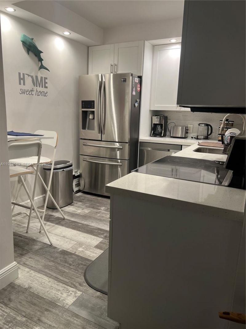 3675 N Country Club Dr, Unit 2408, Aventura, FL 33180 Photo