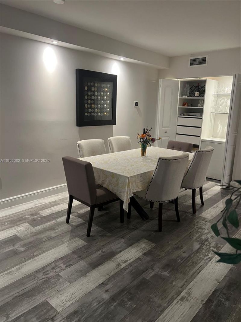 3675 N Country Club Dr, Unit 2408, Aventura, FL 33180 Photo