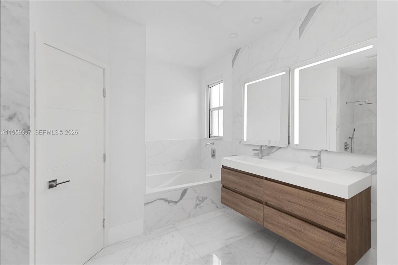 11321 NW 79th Ln, Doral, FL 33178 Photo