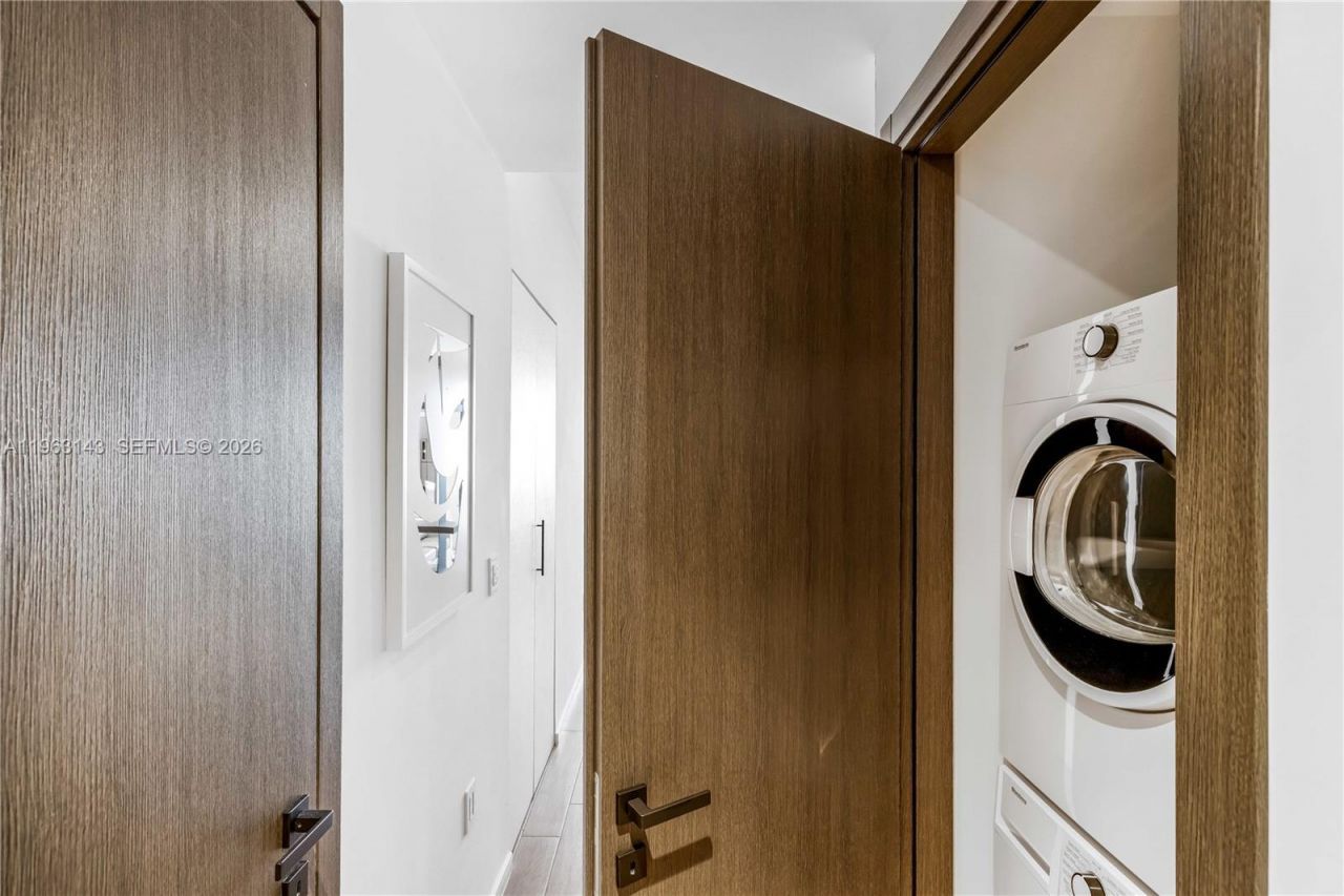 398 NE 5th St, Unit 2205, Miami, FL 33132 Photo