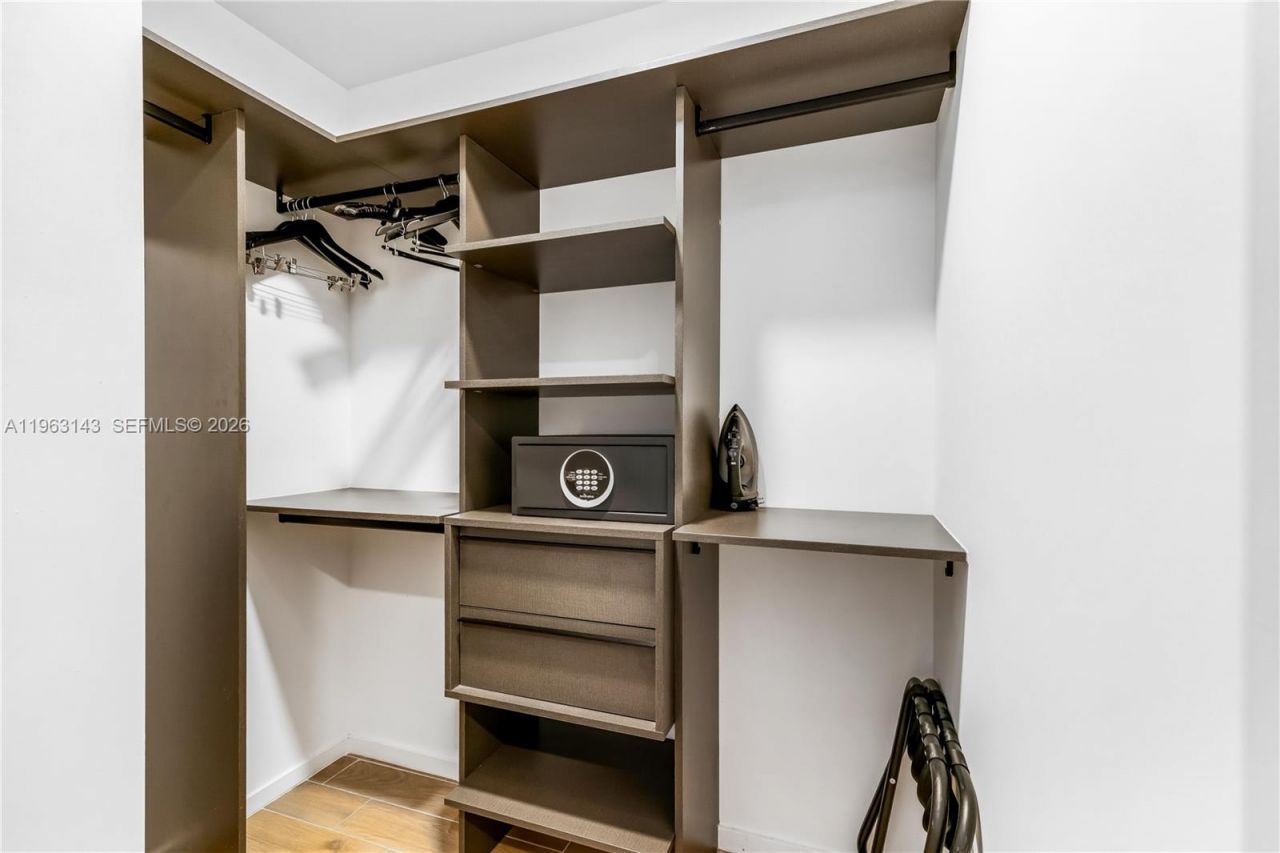 398 NE 5th St, Unit 2205, Miami, FL 33132 Photo