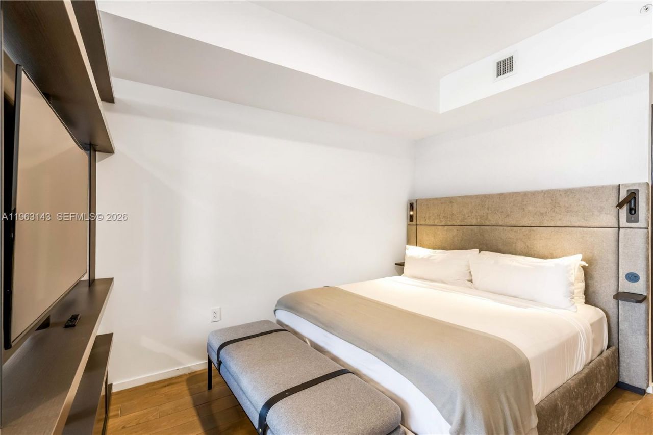 398 NE 5th St, Unit 2205, Miami, FL 33132 Photo