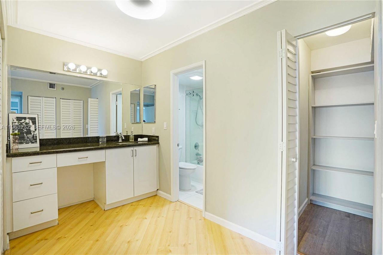 20505 E Country Club Dr, Unit 836, Aventura, FL 33180 Photo