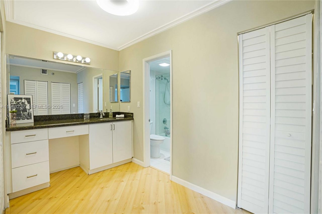 20505 E Country Club Dr, Unit 836, Aventura, FL 33180 Photo