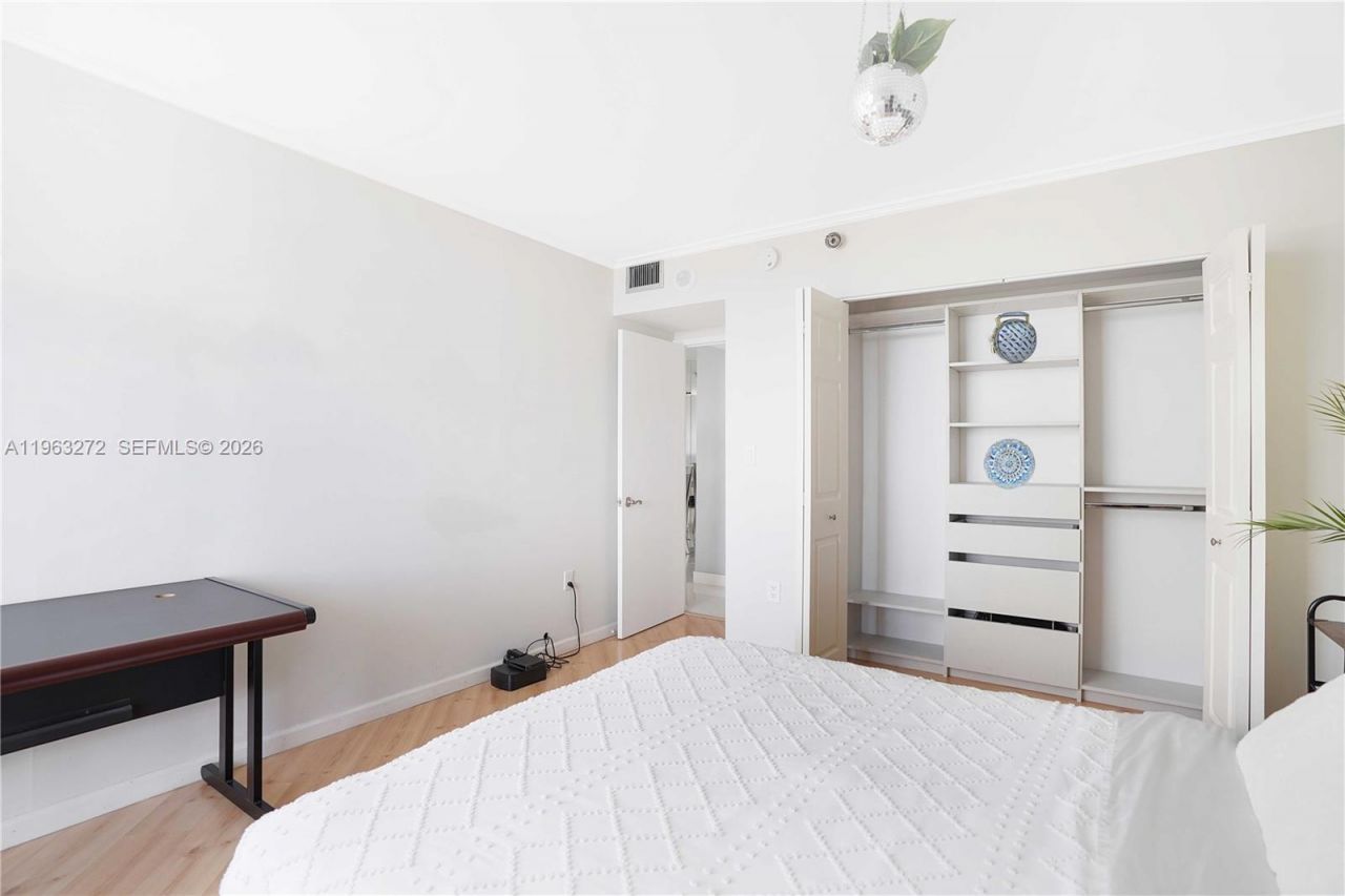 20505 E Country Club Dr, Unit 836, Aventura, FL 33180 Photo