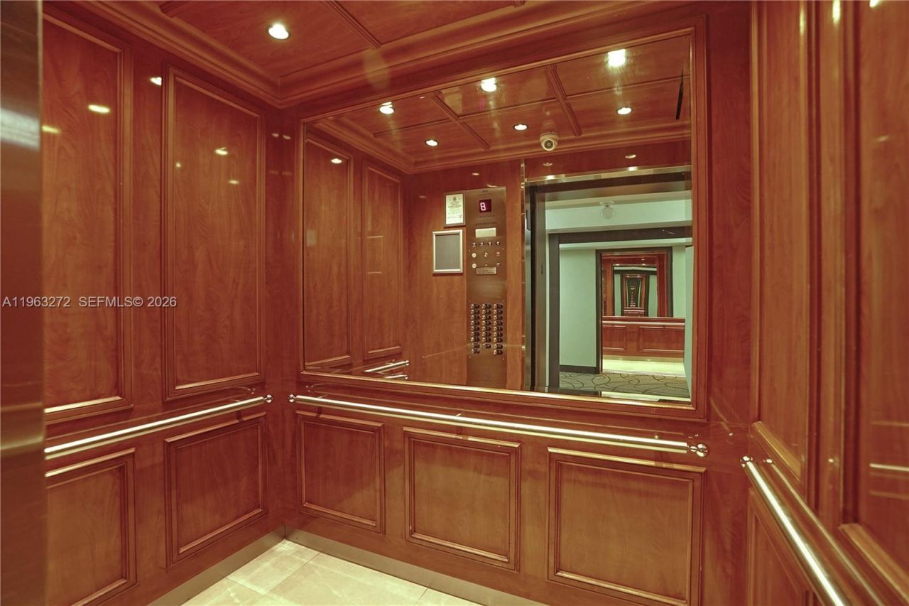 20505 E Country Club Dr, Unit 836, Aventura, FL 33180 Photo