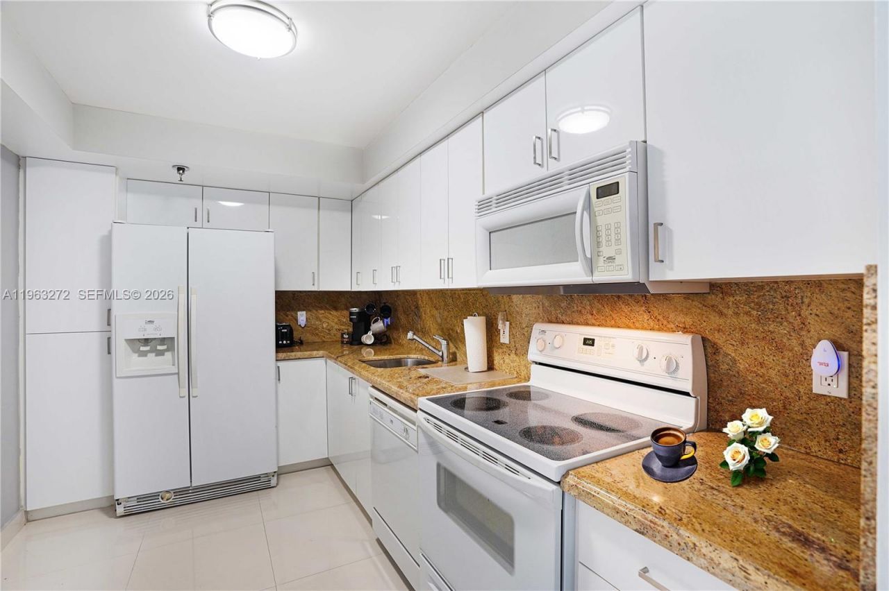 20505 E Country Club Dr, Unit 836, Aventura, FL 33180 Photo