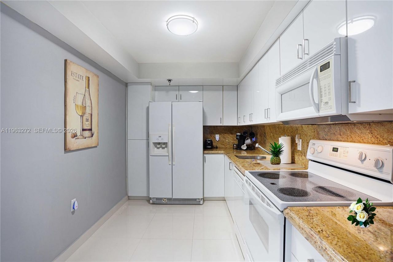 20505 E Country Club Dr, Unit 836, Aventura, FL 33180 Photo