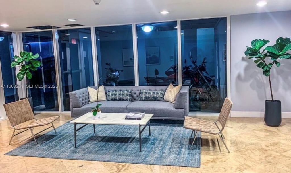 170 SE 14th St , Unit 1606, Miami, FL 33131 Photo