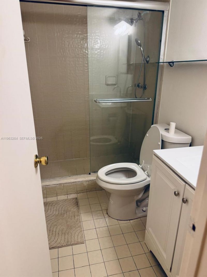 1900 Diana Dr, Unit 3C, Hallandale Beach, FL 33009 Photo