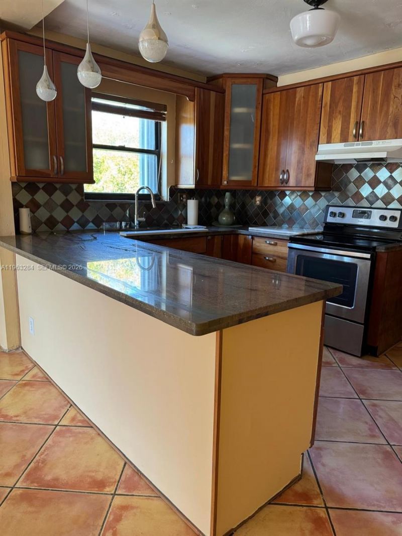 1900 Diana Dr, Unit 3C, Hallandale Beach, FL 33009 Photo