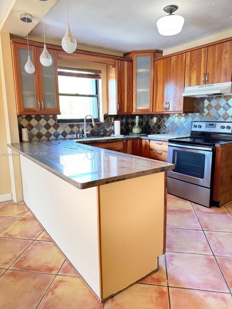 1900 Diana Dr, Unit 3C, Hallandale Beach, FL 33009 Photo