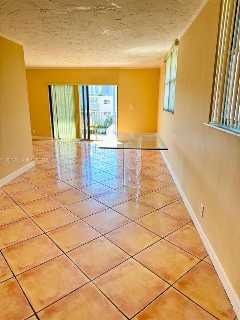 1900 Diana Dr, Unit 3C, Hallandale Beach, FL 33009 Photo