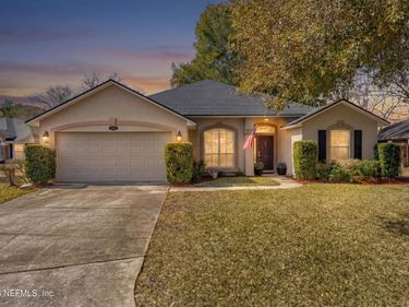 12104 LAKE FERN Drive, Jacksonville, FL 32258